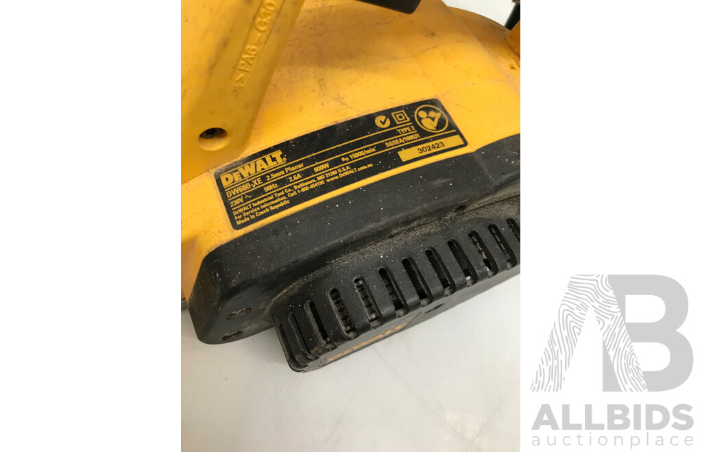 DeWalt 2.5mm Woodworking Planer