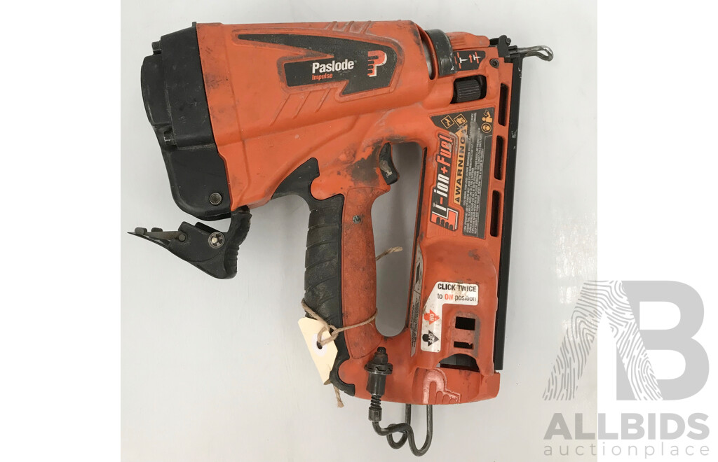 Paslode Impulse Li-Ion + Fuel Nail Gun