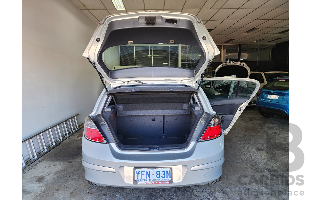 6/2008 Holden Astra 60TH Anniversary AH MY08.5 5d Hatchback Gold 1.8L