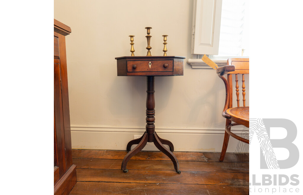 Georgian Mahogany Single Pedestal Side Table