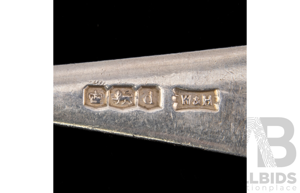 Set Four Antique Sterling Silver Forks with Engraved Monogram to Finial, Sheffield, 1921, Walker & Hall, Weight 223Gm
