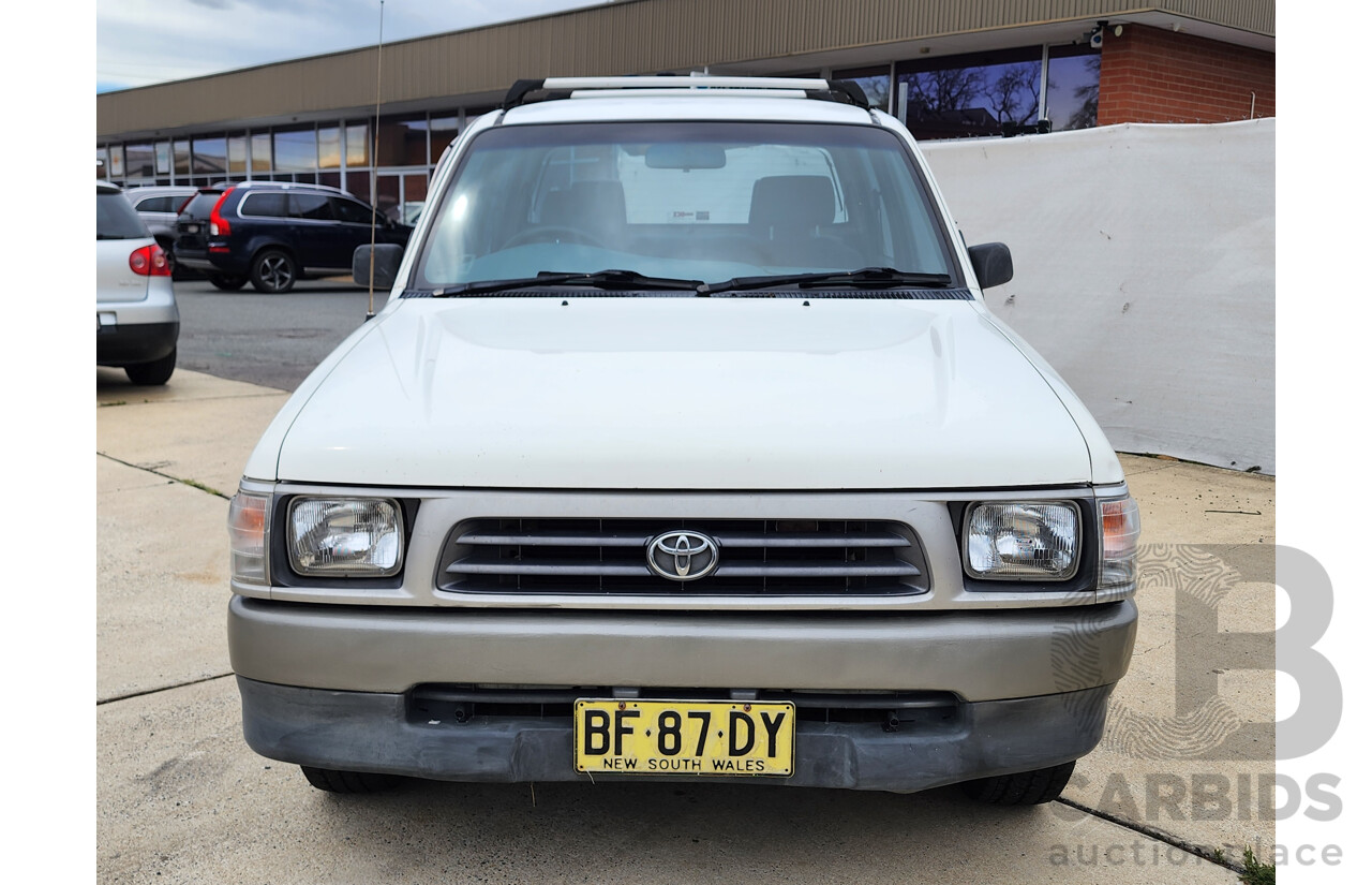 5/2000 Toyota Hilux  RZN149R Dual Cab P/Up White 2.7L