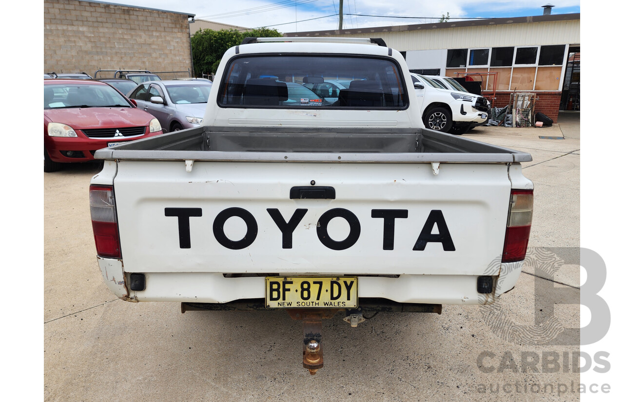 5/2000 Toyota Hilux  RZN149R Dual Cab P/Up White 2.7L