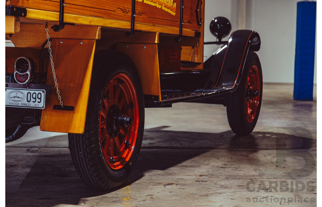 01/1926 Chevrolet Superior Series Truck Black / Red 2.8L