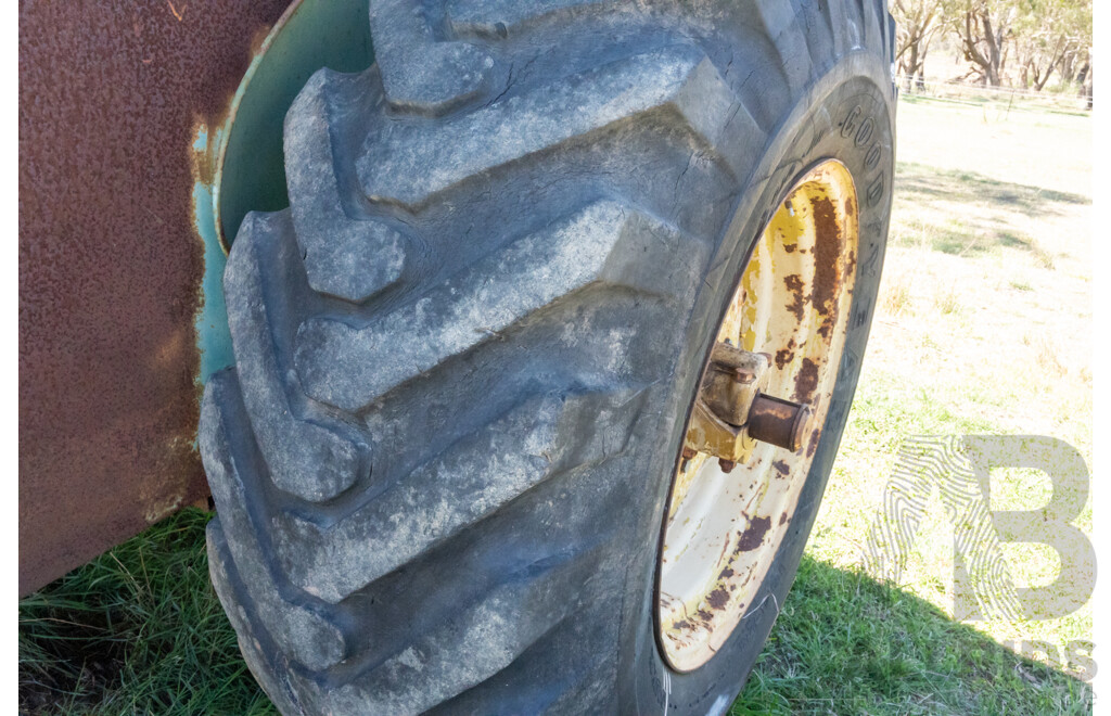 1965, John Deere 2010,  4 Cylinder 2.7L Diesel, 4x2, Open Air Canopy Tractor