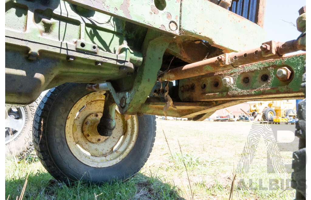 1965, John Deere 2010,  4 Cylinder 2.7L Diesel, 4x2, Open Air Canopy Tractor