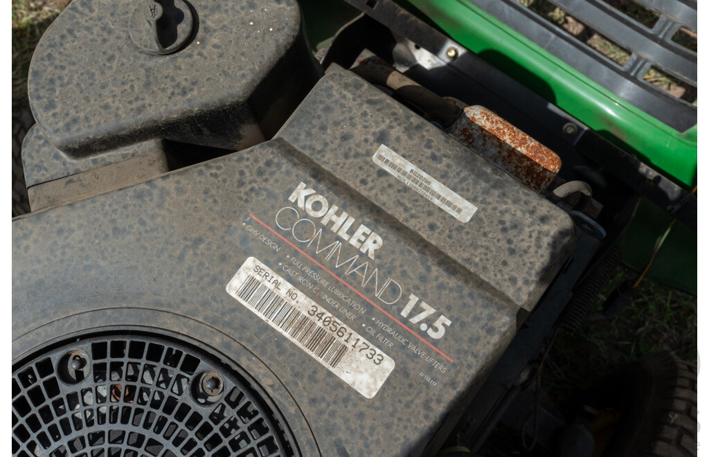 John Deere, L110, Mid Mount Ride on Lawn Mower