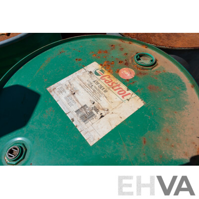 Pallet Containing Drums Assorted Engine Oil 15W40, Grease, ATF DEXIII & Coolant, Various Levels