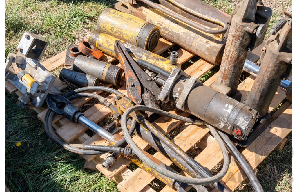 Pallet Containing Hydraulic Rams, Fittings & Jacks ETC