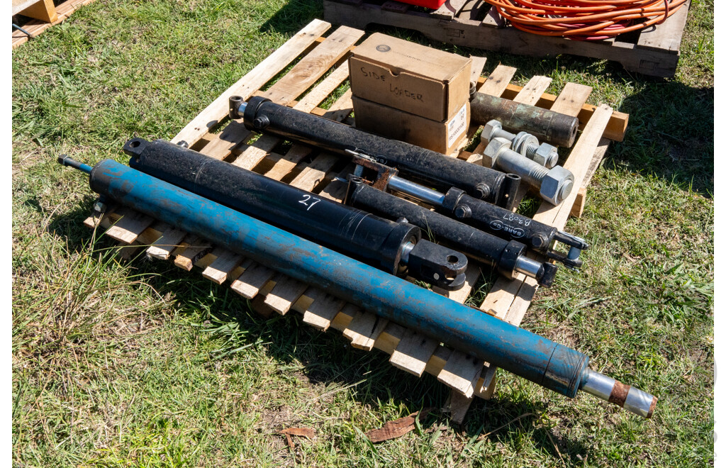 Pallet Containing Various Hydraulic Rams ETC