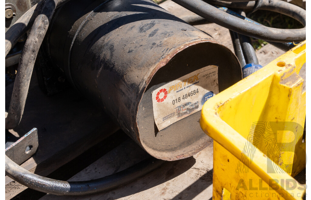 Pallet Containing Hydraulic Hose Crimper, Fittings & Cutters ETC