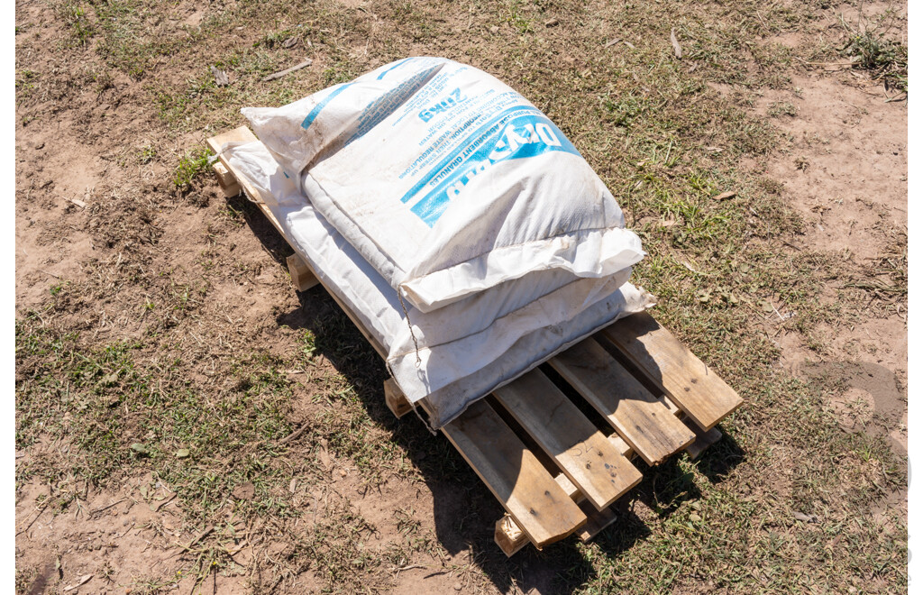 Skid Containing Quantity of 3 20kg Bags of Dry Sorb