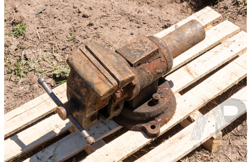 Pallet Containing Bench Vice ETC