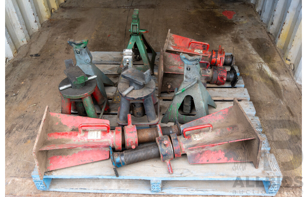 Pallet Containing Quantity of 10 Heavy Duty Jack Stands ETC