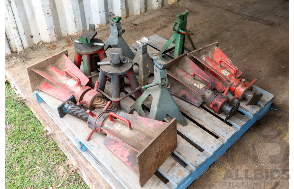 Pallet Containing Quantity of 10 Heavy Duty Jack Stands ETC