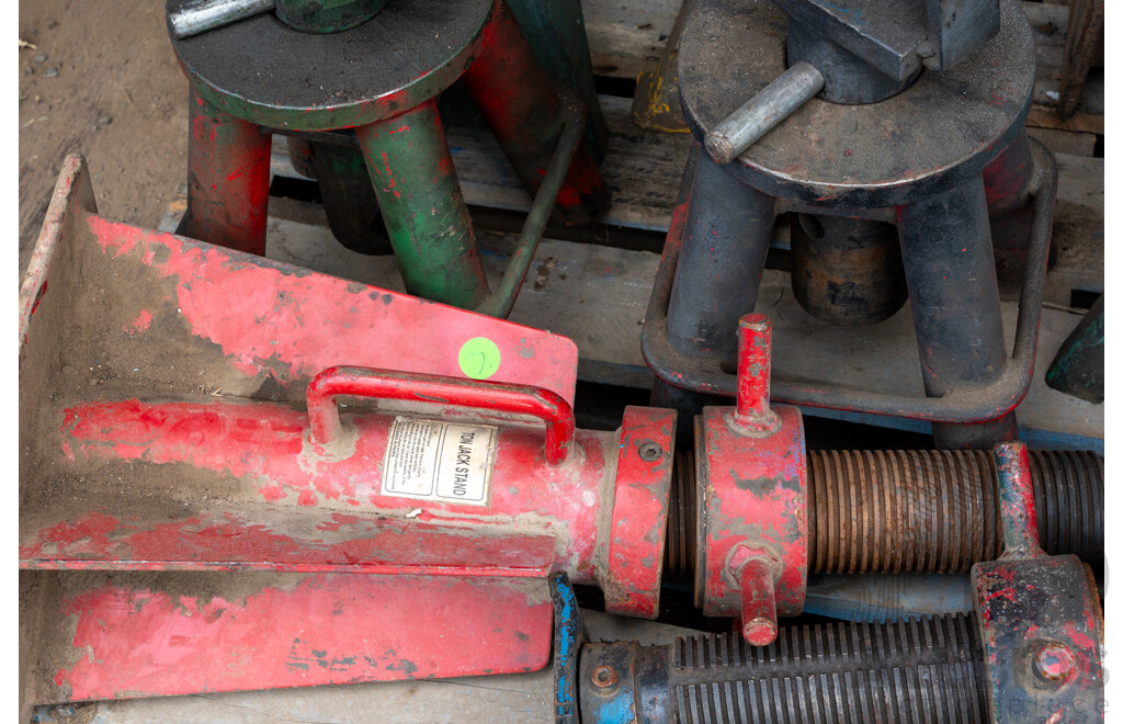 Pallet Containing Quantity of 10 Heavy Duty Jack Stands ETC