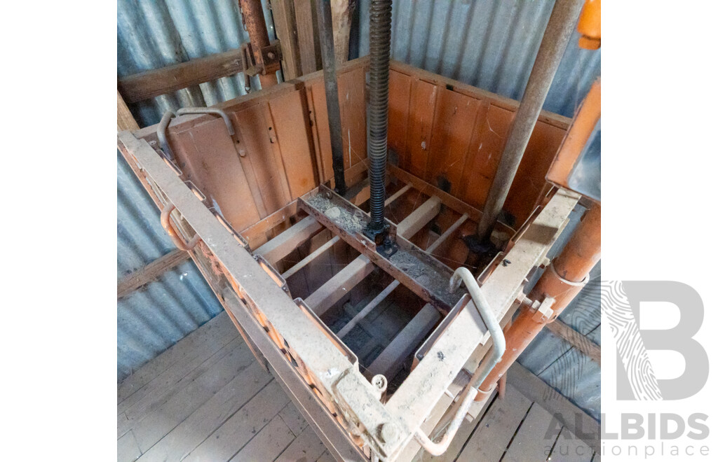 Australian Made Electric Sunbeam Wool Press