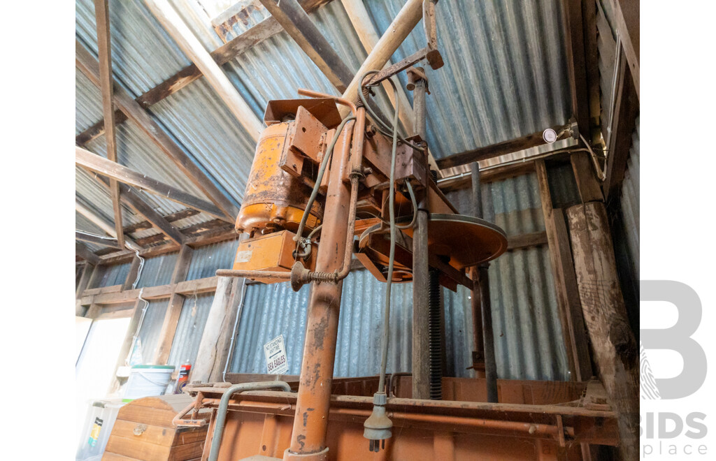 Australian Made Electric Sunbeam Wool Press