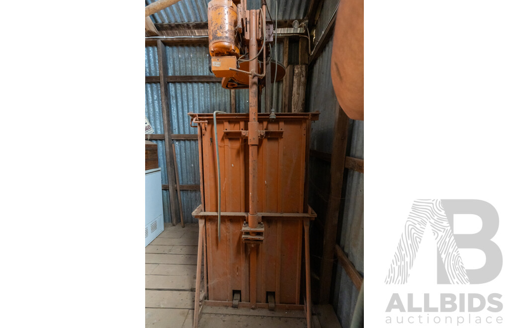 Australian Made Electric Sunbeam Wool Press