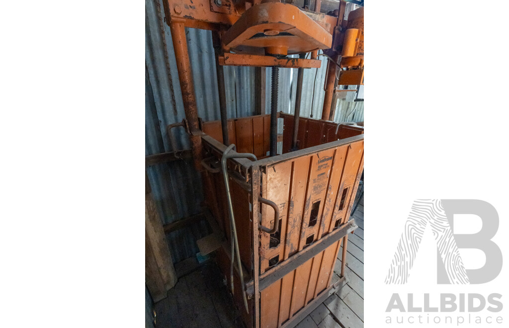 Australian Made Electric Sunbeam Wool Press
