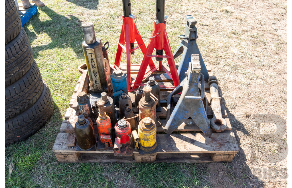 Pallet Containing Various Heavy Duty Jack Stands, Heavy Duty Jacks & Heavy Duty Spanners ETC