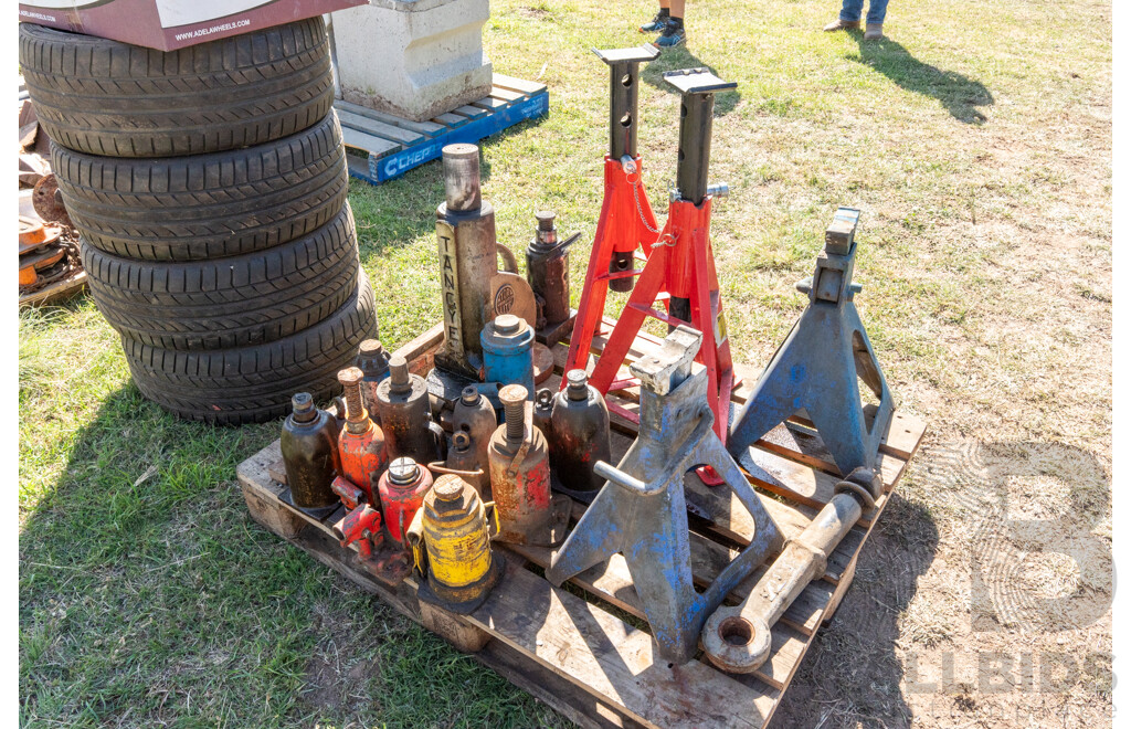 Pallet Containing Various Heavy Duty Jack Stands, Heavy Duty Jacks & Heavy Duty Spanners ETC