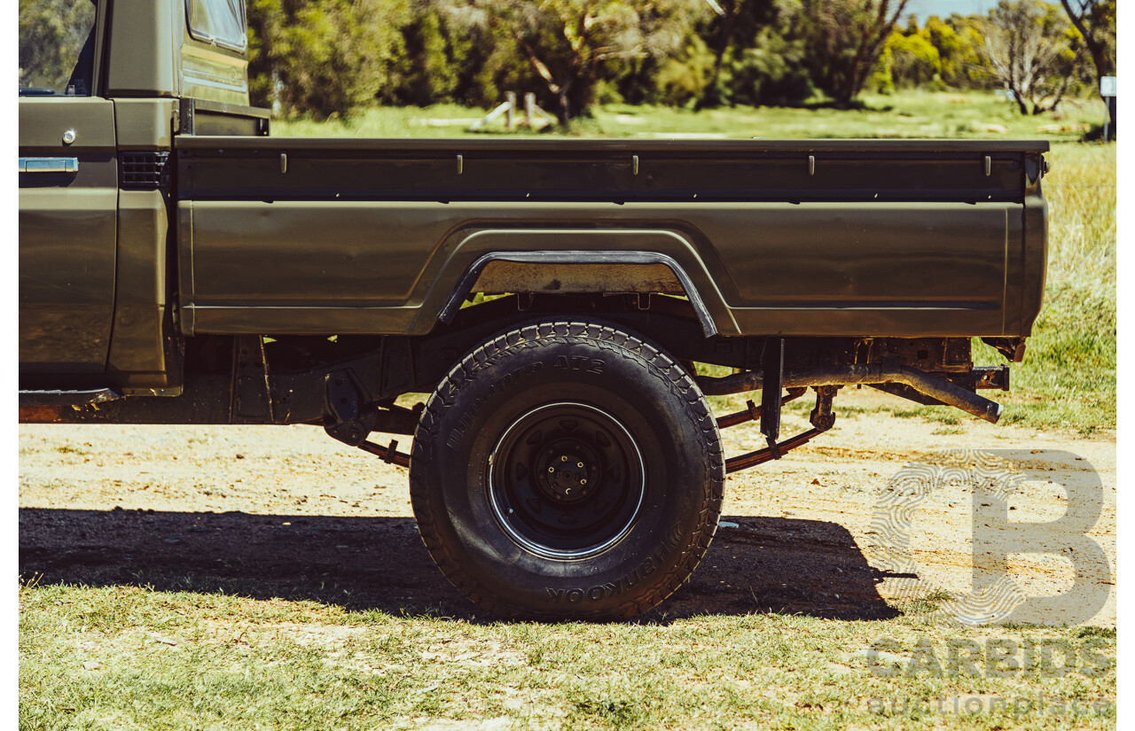 9/1985 Toyota Landcruiser (4x4) HJ75RP 2d C/Chas Green Diesel 4.0L