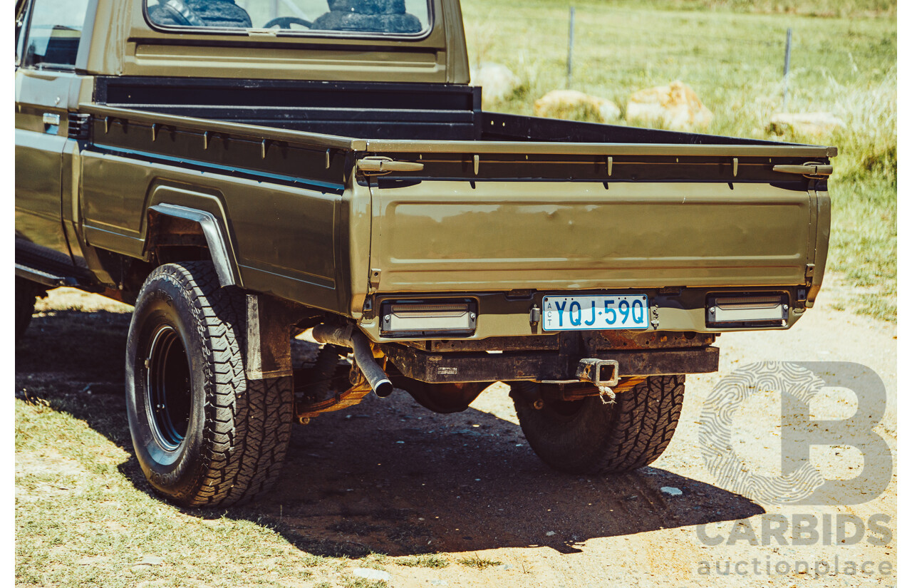 9/1985 Toyota Landcruiser (4x4) HJ75RP 2d C/Chas Green Diesel 4.0L