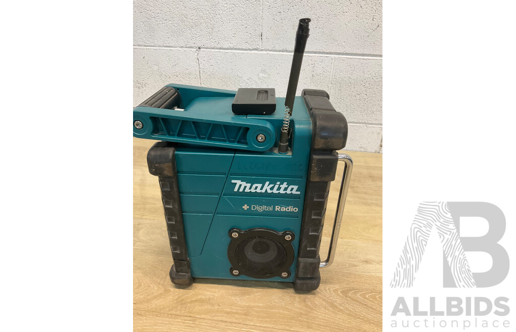 Makita 18V Power Digital Radio (DMR105) and 5.0Ah Battery - Lot of 2