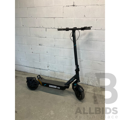 DAXYS Electric Scooter