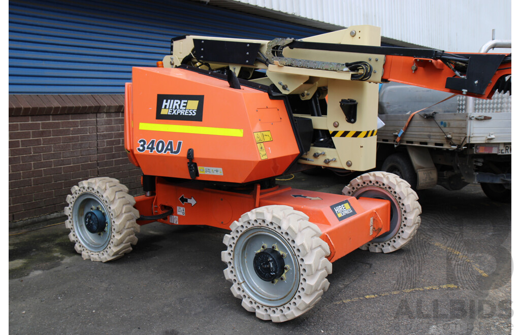 2017 JLG 340AJ 10.4M Diesel Boomlift