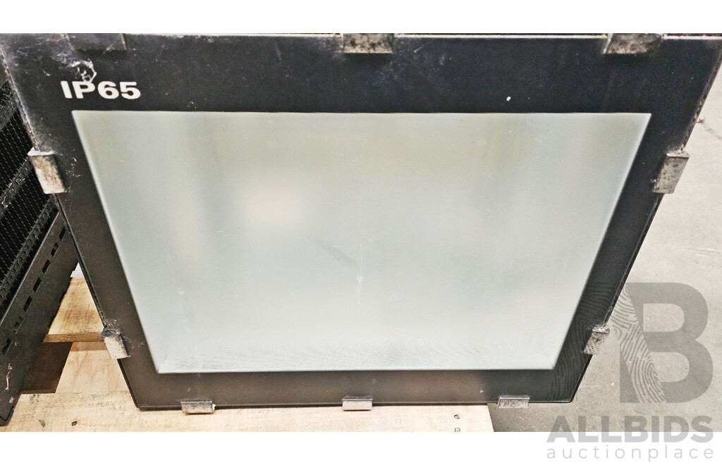 IP65 High Mast Lamp - Lot of Two