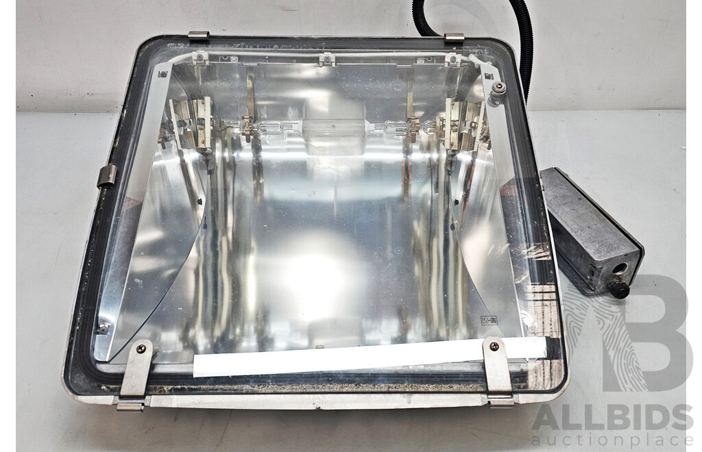 Philips (MVP507 MHN-LA2000W) OptiVision Luminaire