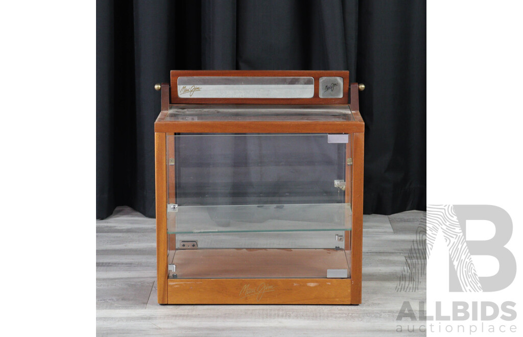 Point of Sale Glass Sunglass Display Case