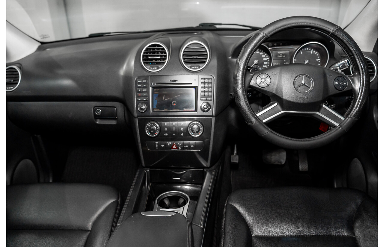 11/2009 Mercedes-Benz ML 300 CDI AMG Sports (4x4) W164 09 UPGRADE 4d Wagon Obsidian Black Metalic Turbo Diesel V6 3.0L