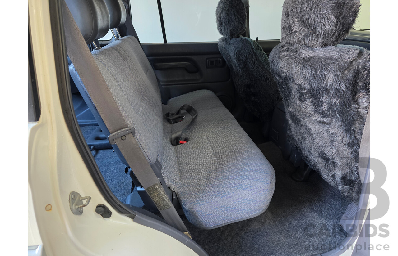 11/1998 Toyota Landcruiser Prado GXL (4x4) VZJ95R 4d Wagon White 3.4L - 7 seater