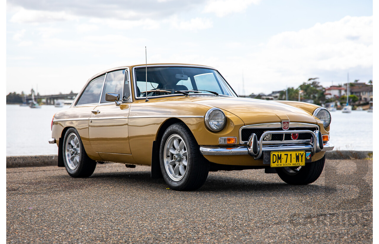 01/1974 M.G MGB GT 2d Coupe Harvest Gold 1.8L