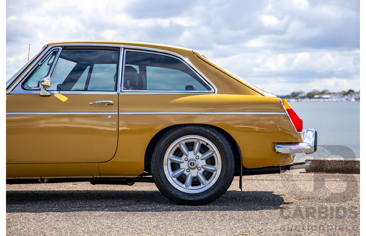 01/1974 M.G MGB GT 2d Coupe Harvest Gold 1.8L