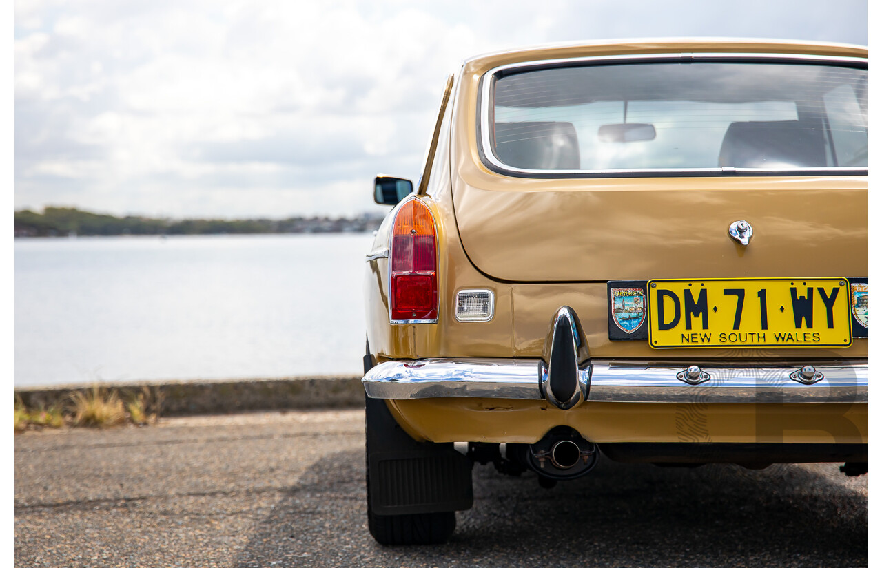 01/1974 M.G MGB GT 2d Coupe Harvest Gold 1.8L