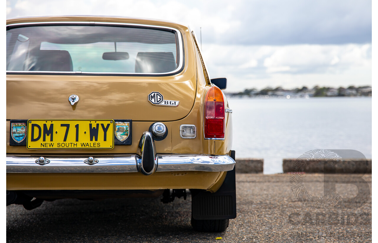 01/1974 M.G MGB GT 2d Coupe Harvest Gold 1.8L