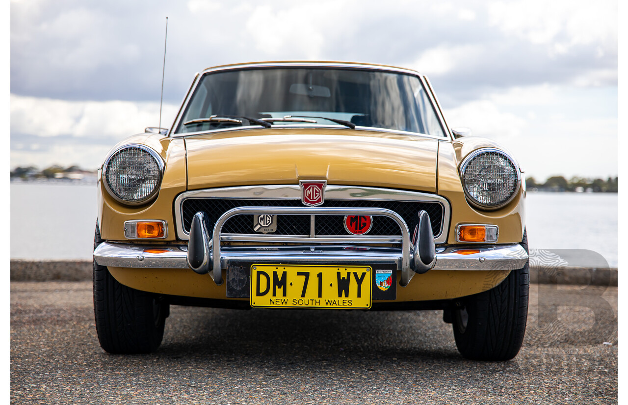 01/1974 M.G MGB GT 2d Coupe Harvest Gold 1.8L