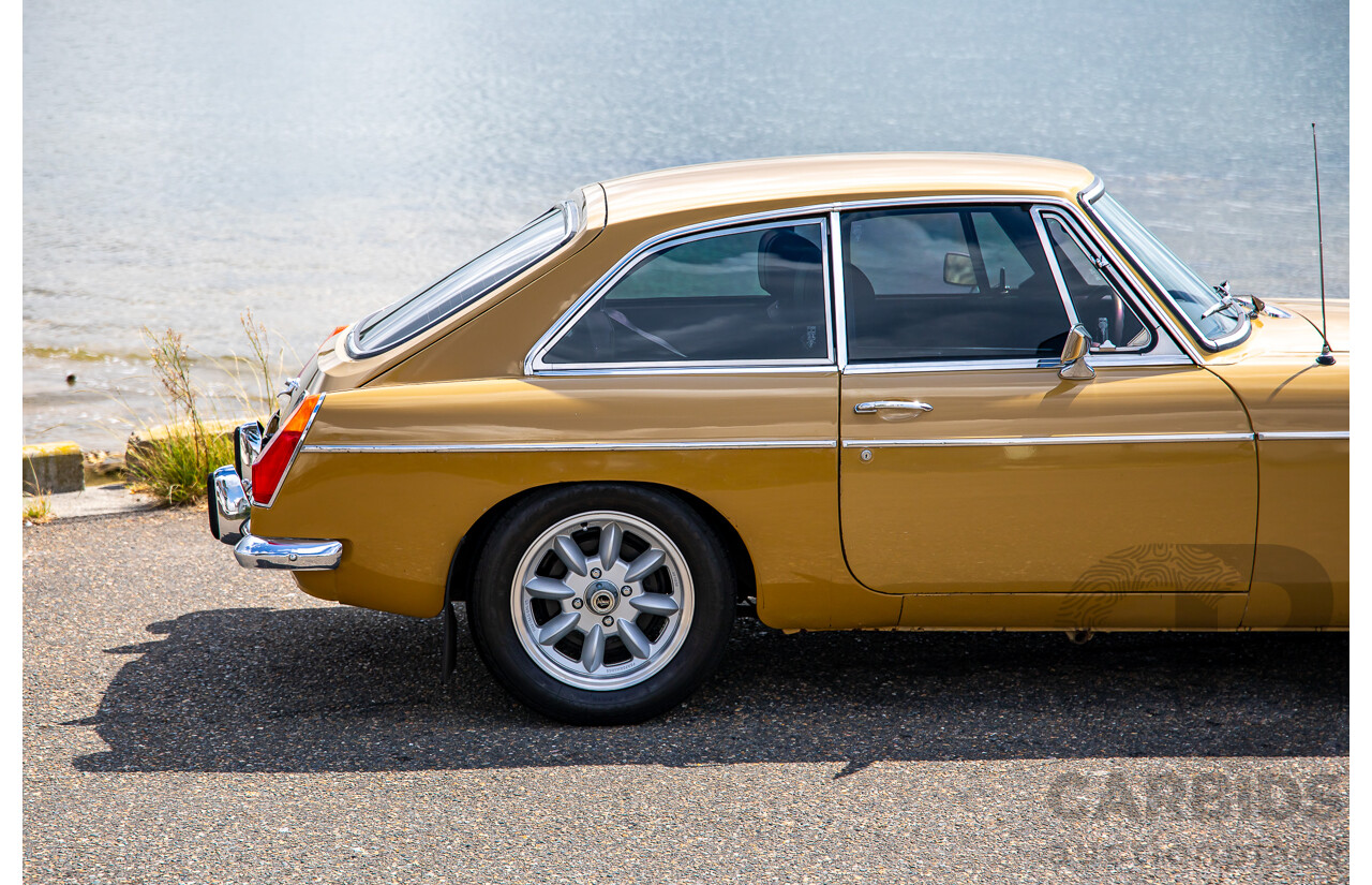 01/1974 M.G MGB GT 2d Coupe Harvest Gold 1.8L