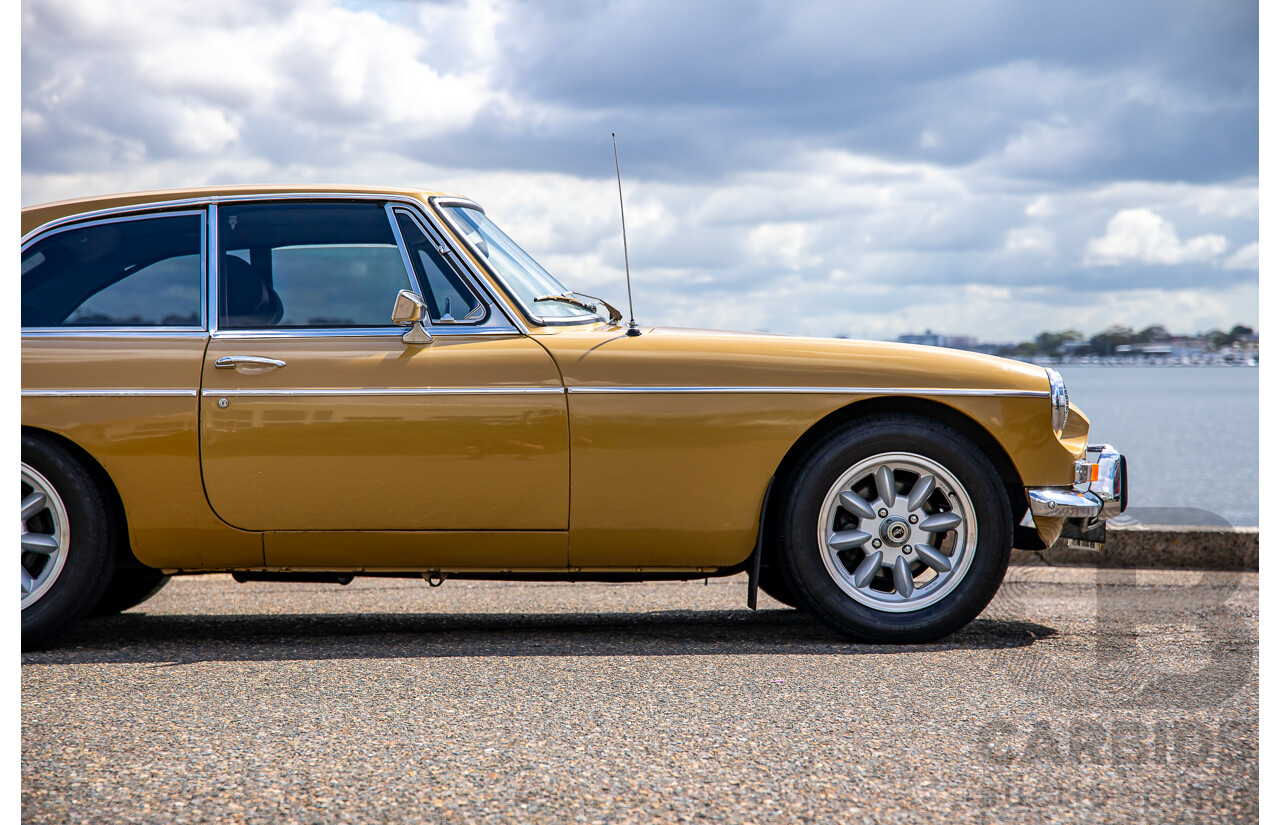 01/1974 M.G MGB GT 2d Coupe Harvest Gold 1.8L