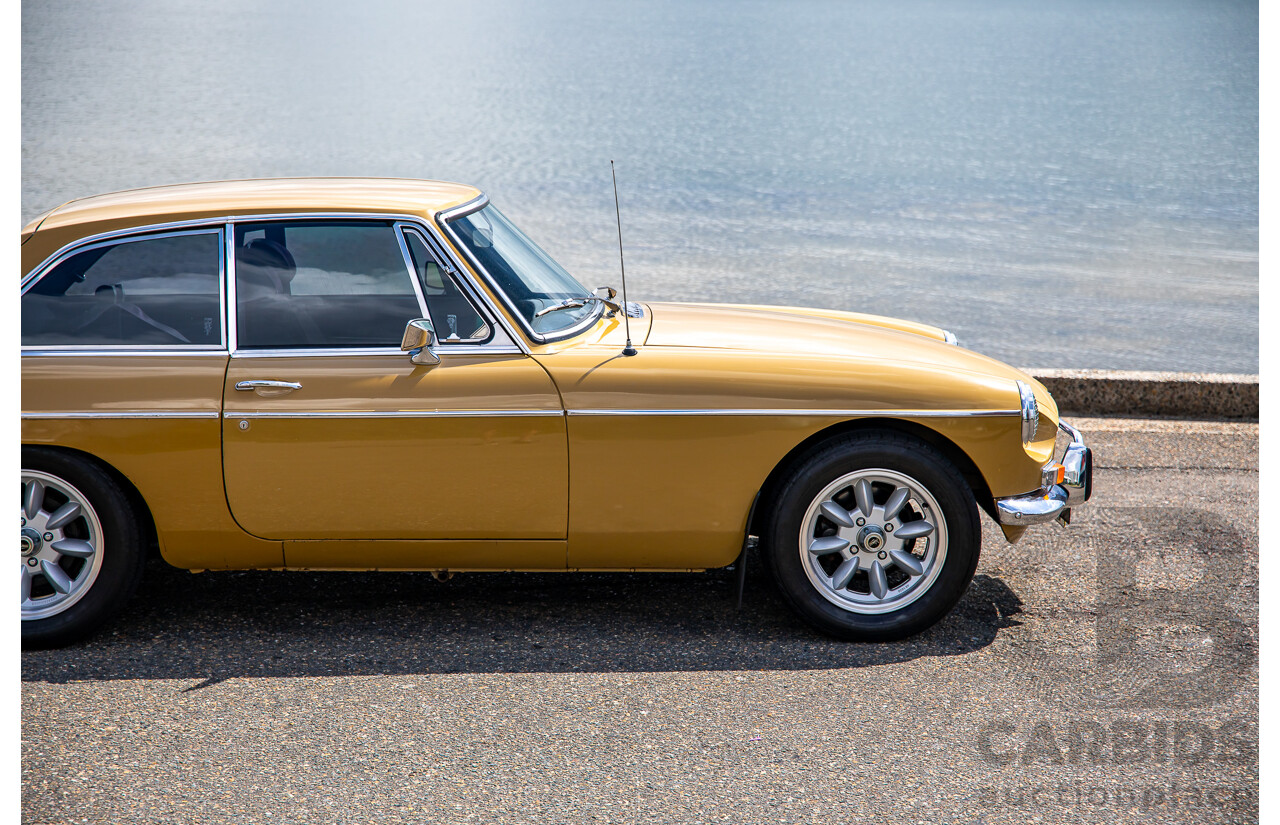 01/1974 M.G MGB GT 2d Coupe Harvest Gold 1.8L