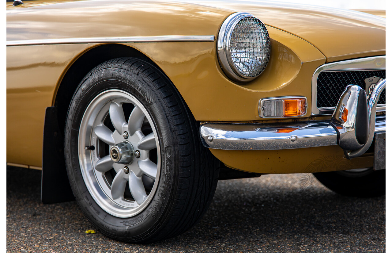 01/1974 M.G MGB GT 2d Coupe Harvest Gold 1.8L