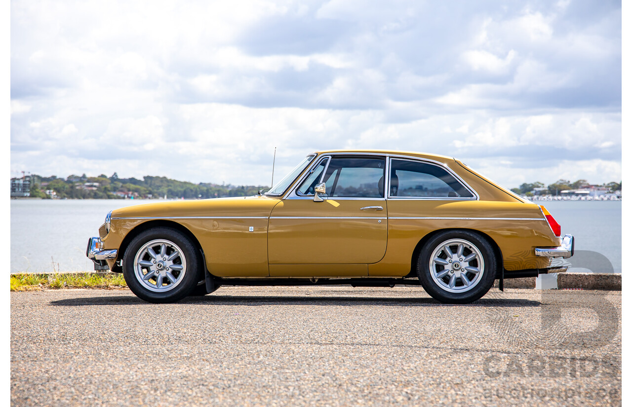 01/1974 M.G MGB GT 2d Coupe Harvest Gold 1.8L