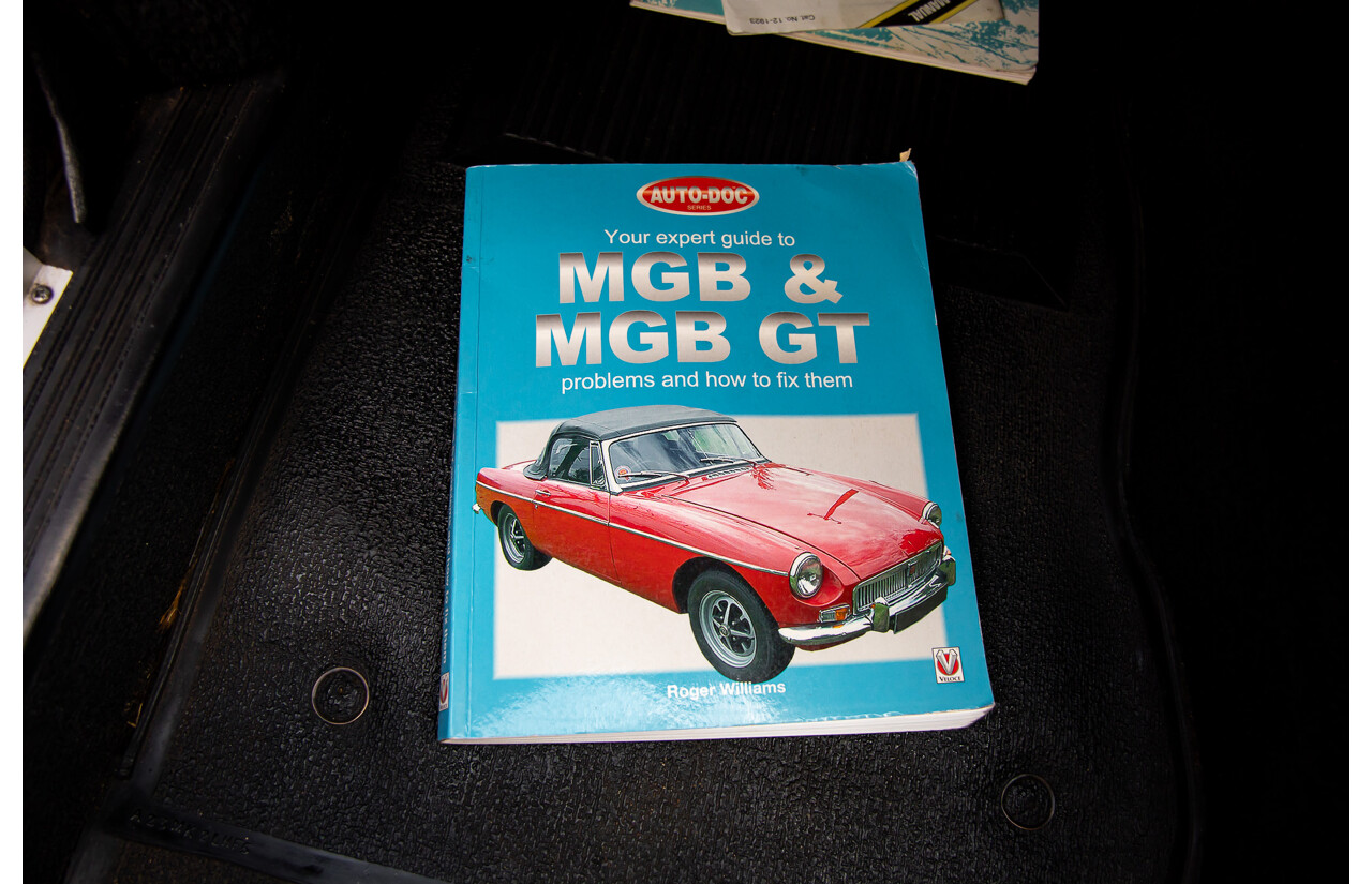 01/1974 M.G MGB GT 2d Coupe Harvest Gold 1.8L