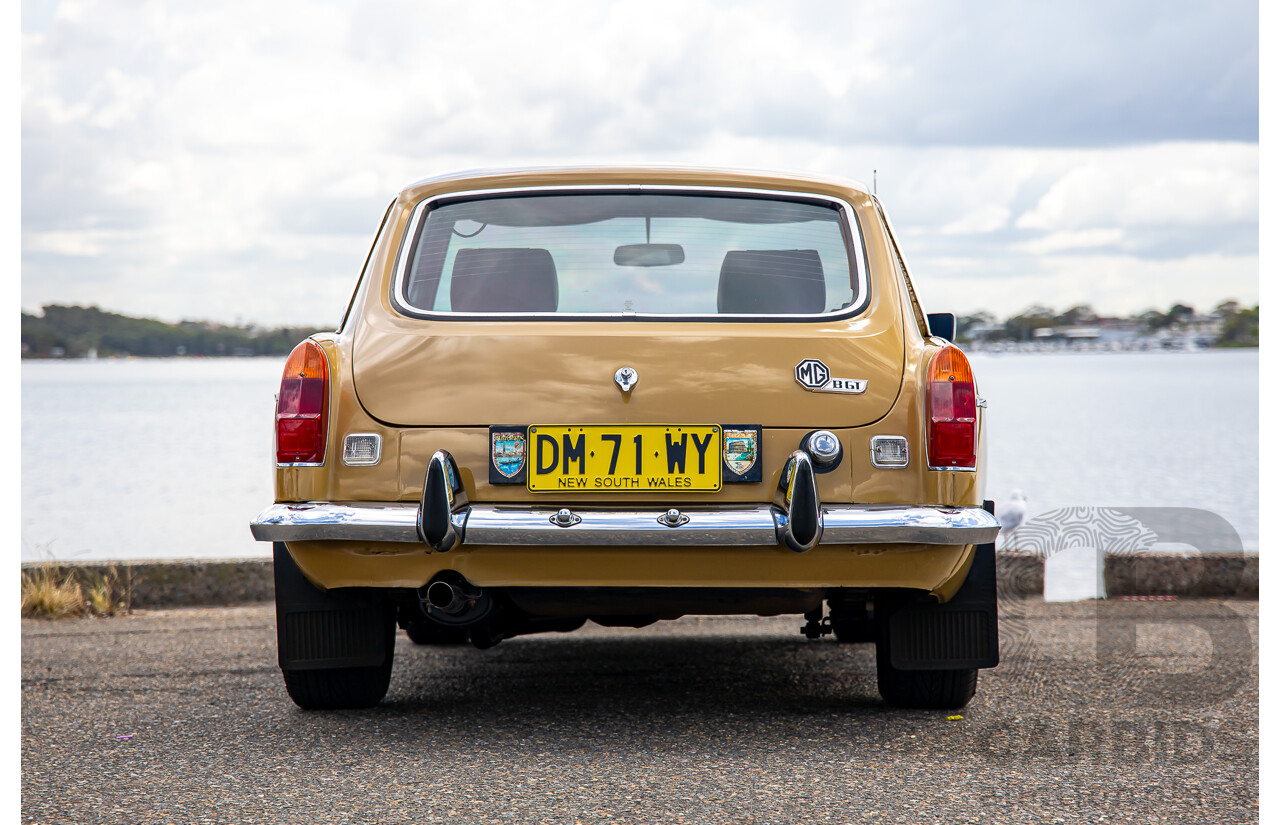 01/1974 M.G MGB GT 2d Coupe Harvest Gold 1.8L