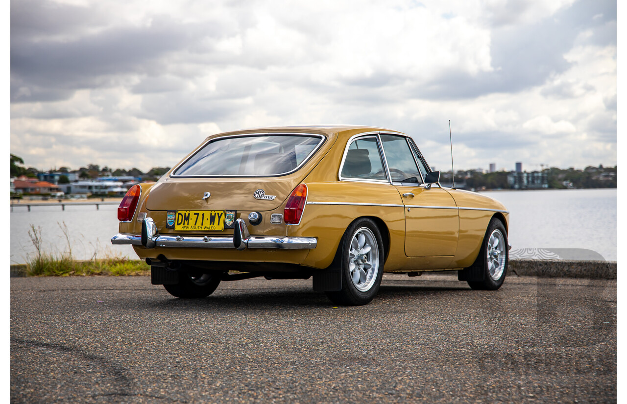 01/1974 M.G MGB GT 2d Coupe Harvest Gold 1.8L