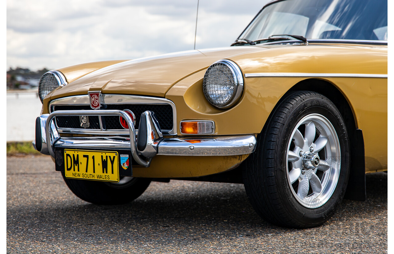 01/1974 M.G MGB GT 2d Coupe Harvest Gold 1.8L